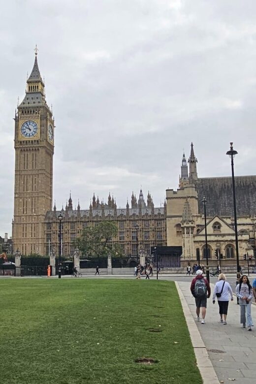 VIP Westminster Abbey & Upper Gallery and Buckingham Palace - FAQs