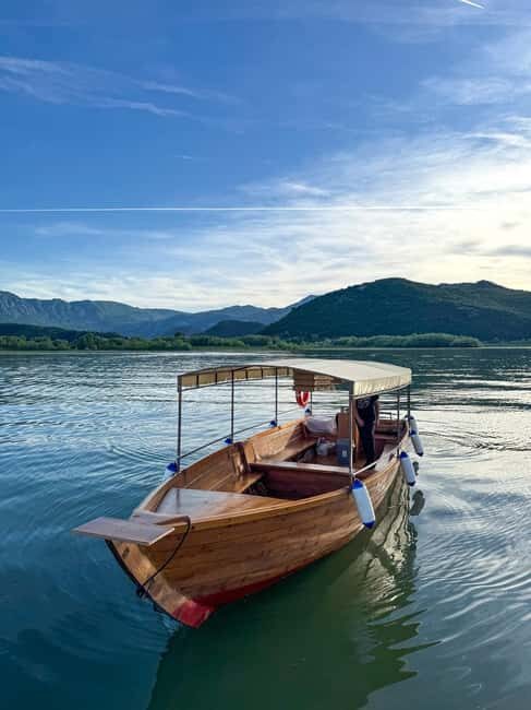 VirpazarSkadar Lake: 2h cruise on a traditional wooden boat - Key Points