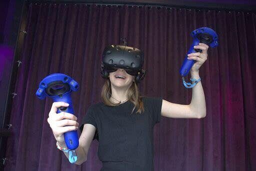 Virtual Reality - Game Station - Who Will Love This?
