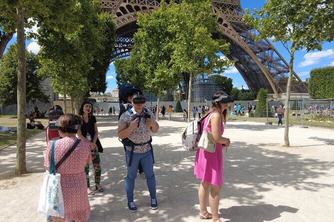 Virtual Reality Guided Tour at the Eiffel Tower - Practical Details and Tips