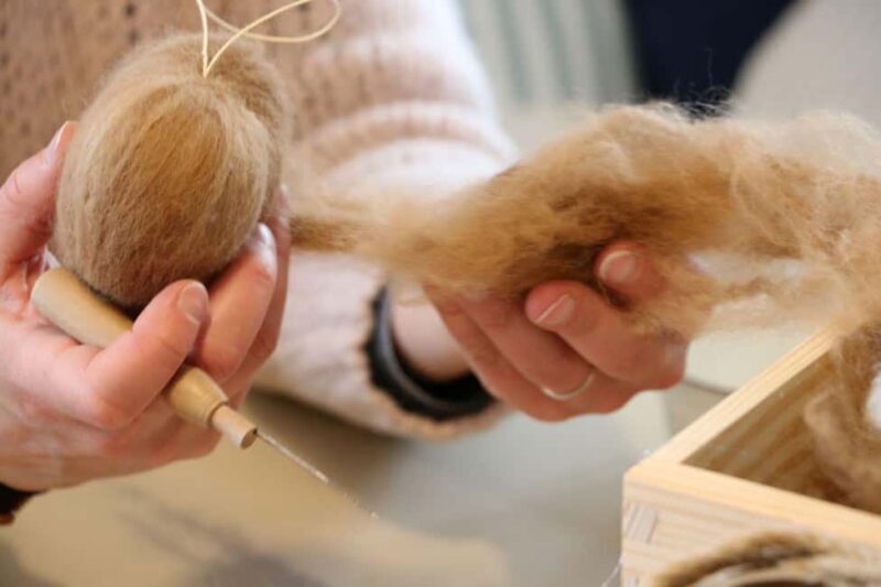 Visit an alpaca farm and create a small wool object near Lyon - Making your own wool object