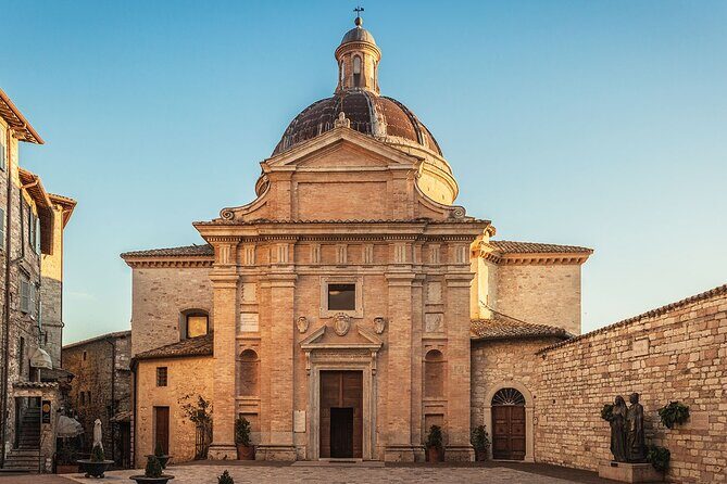 Visit ASSISI on foot with the Audio guide app for Smartphone - A Detailed Look at the Tour Experience