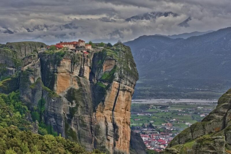 Visit Delphi & Meteora Monasteries Full Day Private Trip - Meteora: A Visual Marvel and Spiritual Retreat
