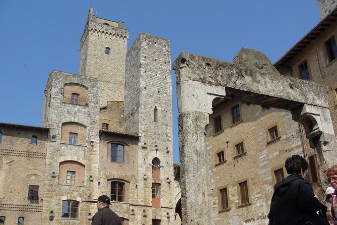 Visit of San Gimignano with local expert guide - Key Points