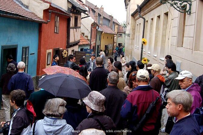 Visit Prague Castle & Lobkowicz Palace: Private Half-Day Tour - FAQs