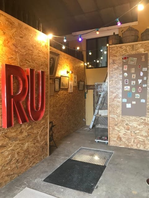 Visit the artisanal vinegar factory of Château Coupelle d'Ertan - The Experience in Context