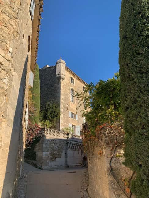 Visit the most beautiful villages of the Luberon in Provence by minibus! - What This Tour Offers: A Scenic Journey Through Provences Iconic Villages