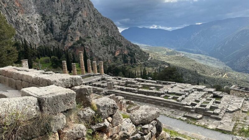 Visit Thermopylae & Delphi Navel of Earth Private Tour 8H - Key Points