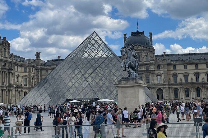 Visit to the Louvre Paris museum - The Itinerary in Detail: What to Expect