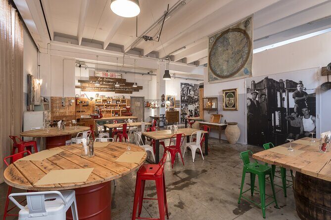 Visit to the olive grove, oil tasting and lunch at the farm - FAQs