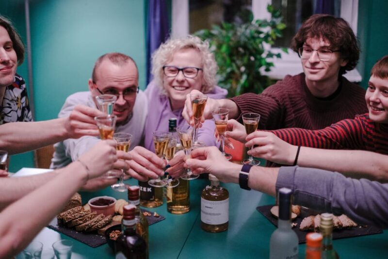 Vodka tasting in a hidden bar - Key Points