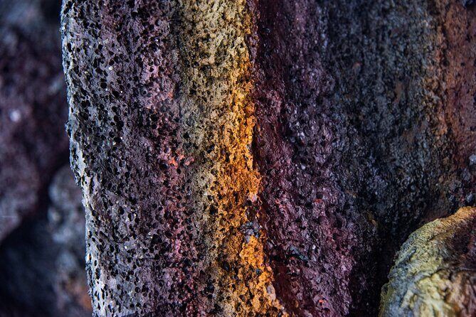 Volcano Eruption Site Hike Including Pickup from Reykjavik - An In-Depth Look at the Volcano Eruption Site Hike