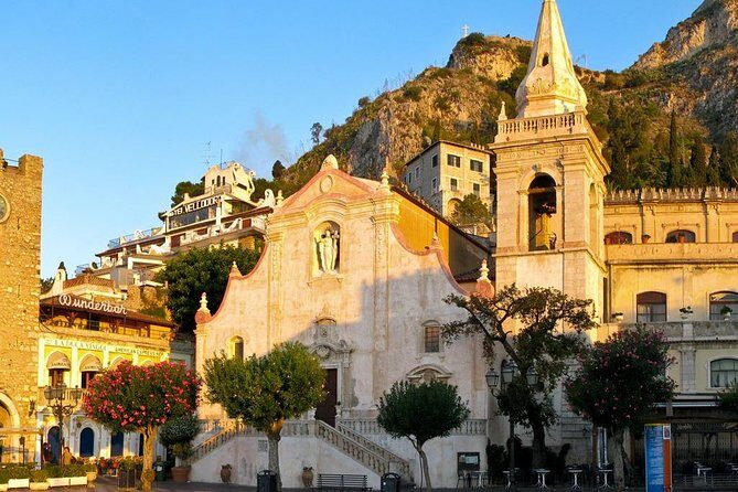 Volcano tour - Return Journey and Optional Guided Services