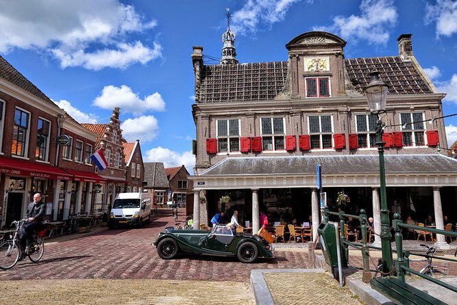 Volendam & Marken Private Tour in luxury Jaguar S Type 1/2 day - Analyzing the Price and Value