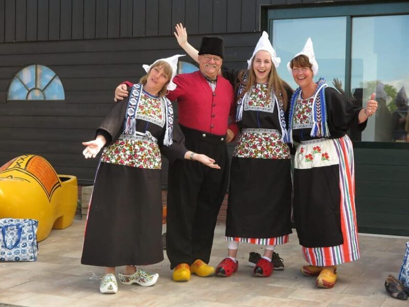 Volendam: Traditional Costume Photo with Cheese & Clog Tour - Pricing & Value