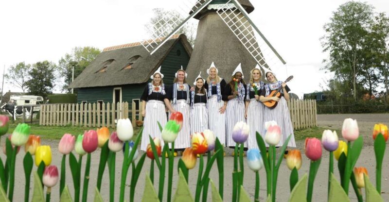 Volendam: Traditional Costume Photo with Cheese & Clog Tour - What We Like (and What to Consider)