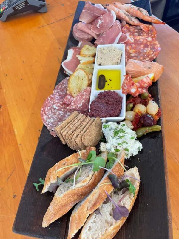 Waiheke: Scenic Taste and Graze Tour with Wine, Whisky, Beer - An In-Depth Look at the Tour