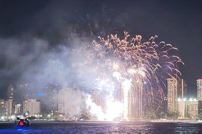 Waikiki Beach Catamaran Friday Night Fireworks Tour - Who Should Consider This Tour?