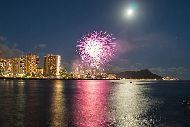 Waikiki Friday Fireworks Boat Cruise - What to Expect on this Waikiki Fireworks Boat Cruise
