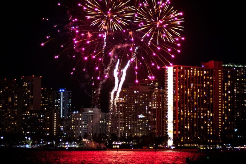 Waikiki Friday Night Fireworks Cruise - What to Expect from the Waikiki Friday Night Fireworks Cruise