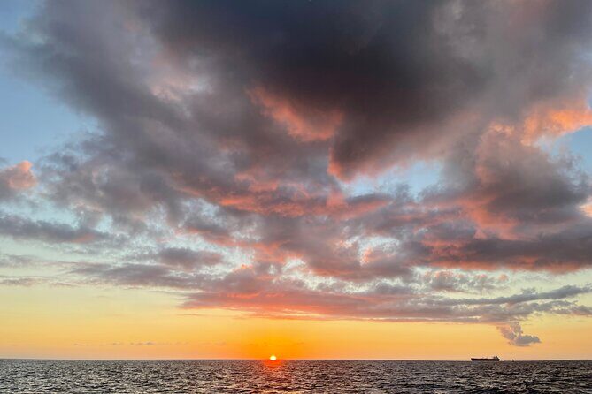 Waikiki Sunset Boat Cruise - How the Itinerary Unfolds