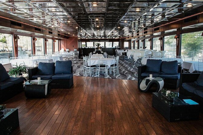 Waikiki Sunset Cocktail Cruise aboard the Majestic by Atlantis - An In-Depth Look at the Waikiki Sunset Cocktail Cruise