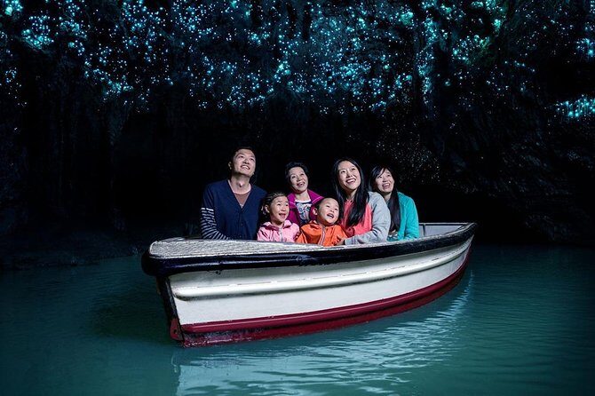 Waitomo Caves & Hobbiton Small Group Tour inc Lunch from Auckland - The Itinerary in Detail: What to Expect