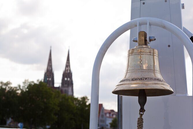 Walhalla tour by boat in Regensburg - Key Points