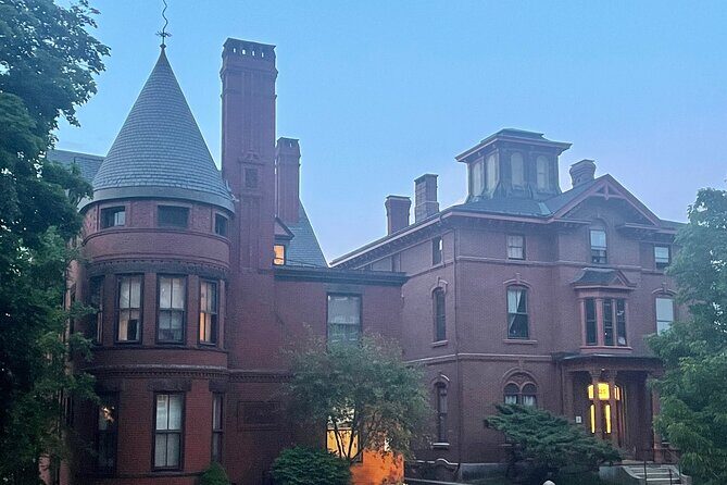 Walk With Ghosts in Portland - Who Should Consider This Tour?