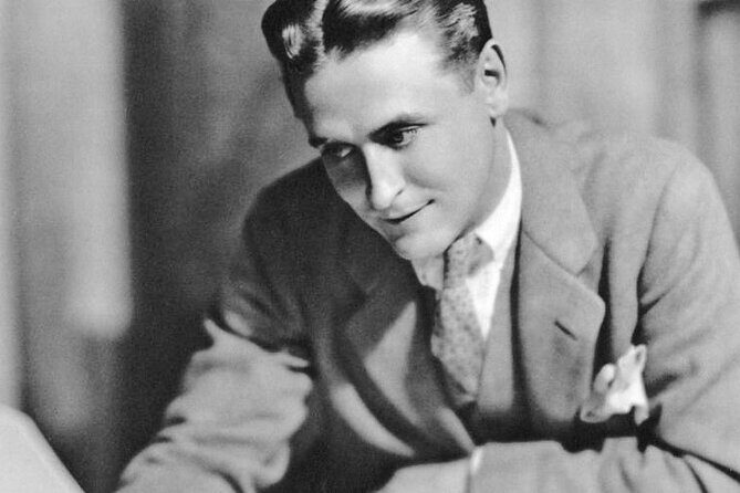 Walking F. Scott Fitzgerald's St. Paul Life & Homes Private Tour (2 hrs) - A Closer Look at the Tour Experience