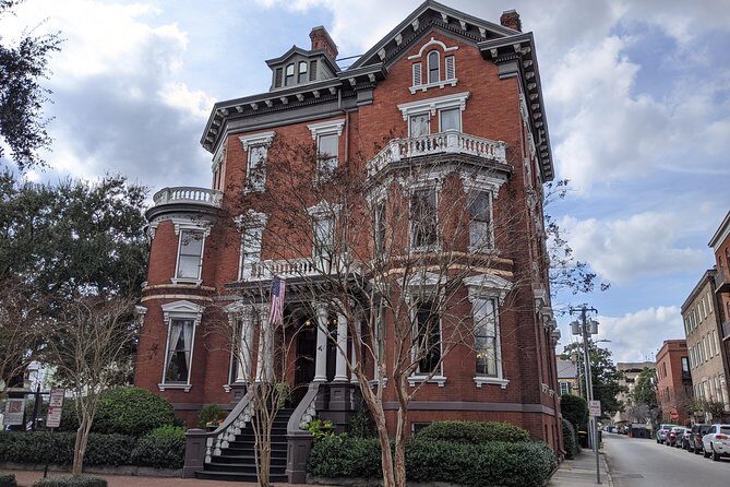 Walking Savannah's Hidden History Tour - A Deep Dive into the Savannah Experience