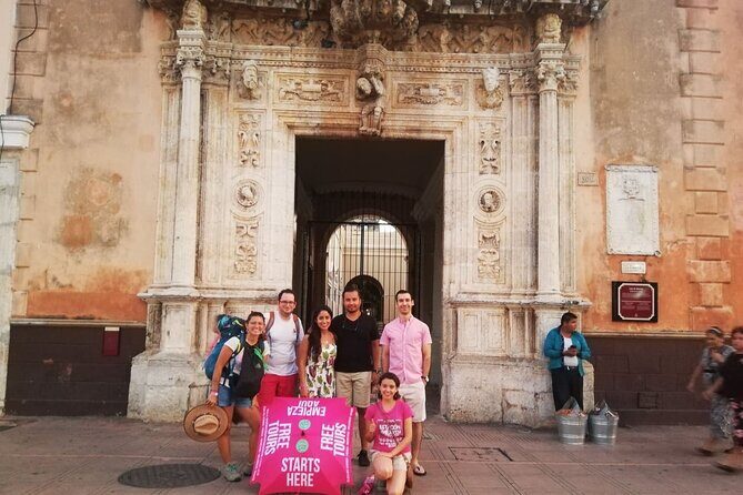 Walking Tour Across the Historic Center in Merida - Key Points