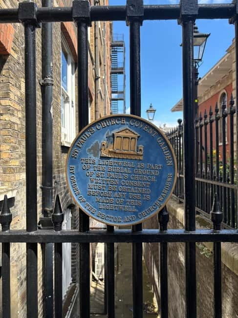 Walking tour: Covent Garden; ghosts and theaters with tarot cards at the end - A Closer Look at the Tour Experience