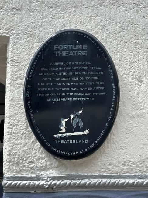 Walking tour: Covent Garden; ghosts and theaters with tarot cards at the end - Who Will Love This Tour?