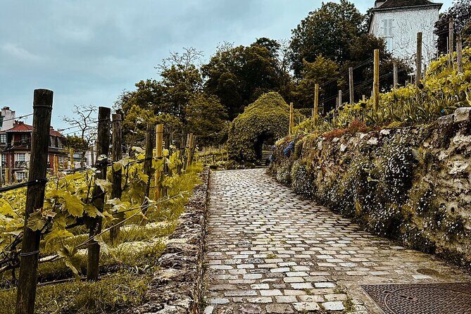 Walking Tour in Montmartre with a guide - Practical Details & What to Expect