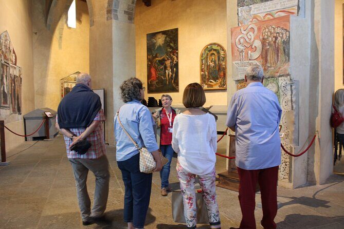 Walking Tour in small groups in English - Who Would Love This Tour?