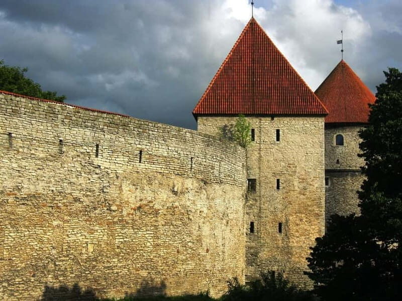 Walking tour in Tallinn Old Town - Starting Point: Viru Gate