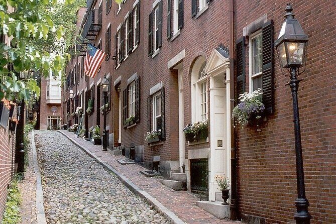 Walking Tour of Boston's Freedom Trail - An In-Depth Look at the Tour Itinerary