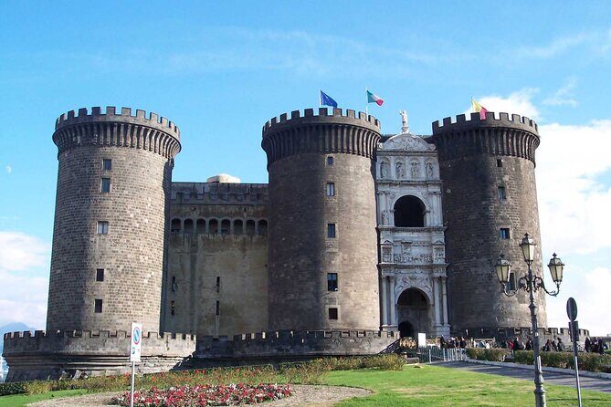 Walking Tour of Historic Naples - Key Points