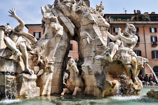 Walking tour of the main squares and fountains of Rome - An Overview of the Experience