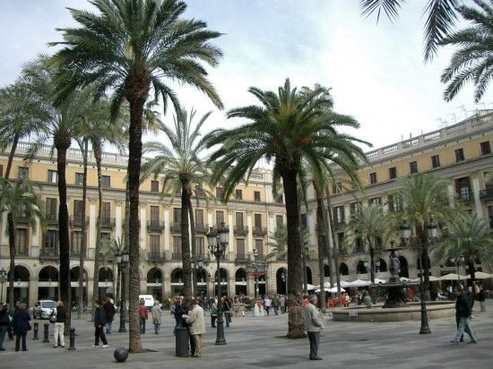 Walking Tour on Barcelona Old Town 3-Hour - Who Should Consider This Tour?