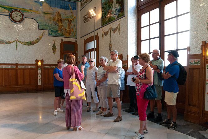 Walking tour through the old town with a Dutch-speaking city guide - How Visitors Feel