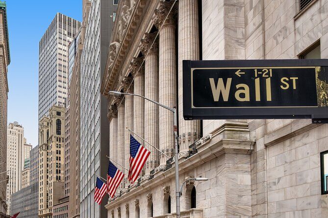 Wall Street Inside with a Trader Walking History Tour - Key Points
