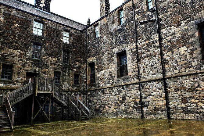 Wallace monument, Stirling Castle, Linlithgow Palace Private Tour - FAQs