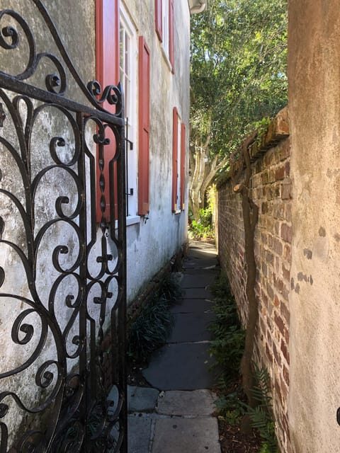 Walled City Spirits with Local Guide - FAQ