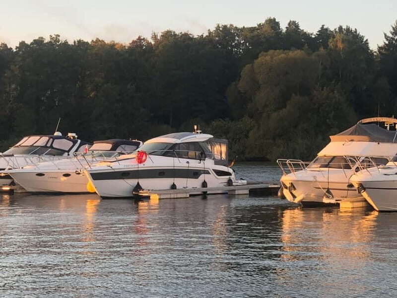 Waren (Müritz): Fun Cruise motor yacht with skipper - 4 hours - What Makes This Tour Unique?
