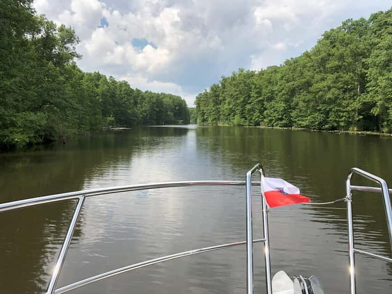 Waren (Müritz): Fun Cruise motor yacht with skipper - 8 hours - The Experience of Being on the Water