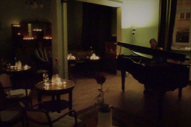 Warsaw Concert: Chopin  Painted by Candlelights with Wine - The Venue and Atmosphere