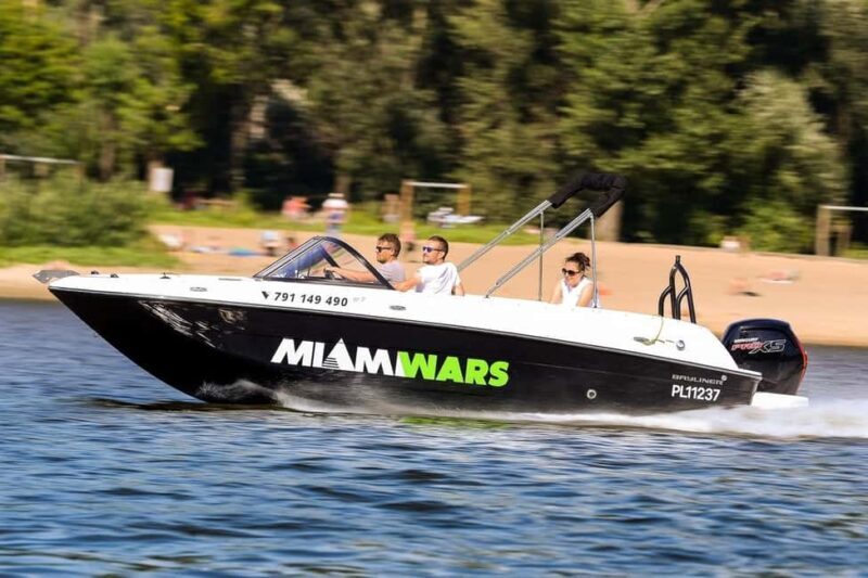 Warsaw: Cruise the Vistula w/ 80s Music, Retro Vibes & Views - Key Points