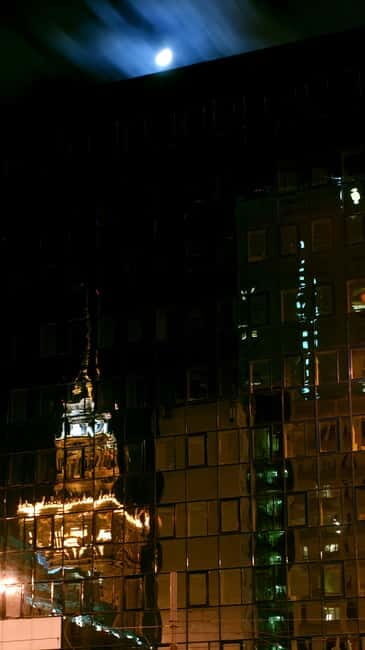 Warsaw: Exclusive city tour with photo session - Practical Details and Considerations